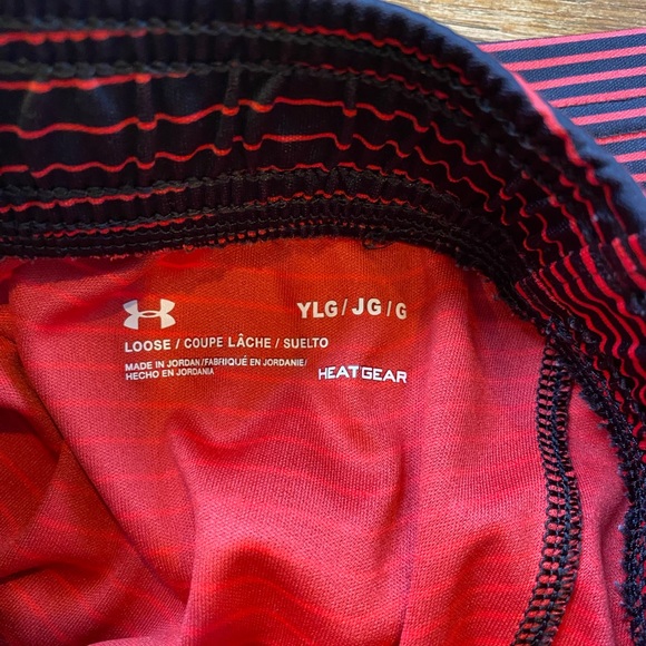 Under Armour boys youth athletic shorts - Picture 3 of 3